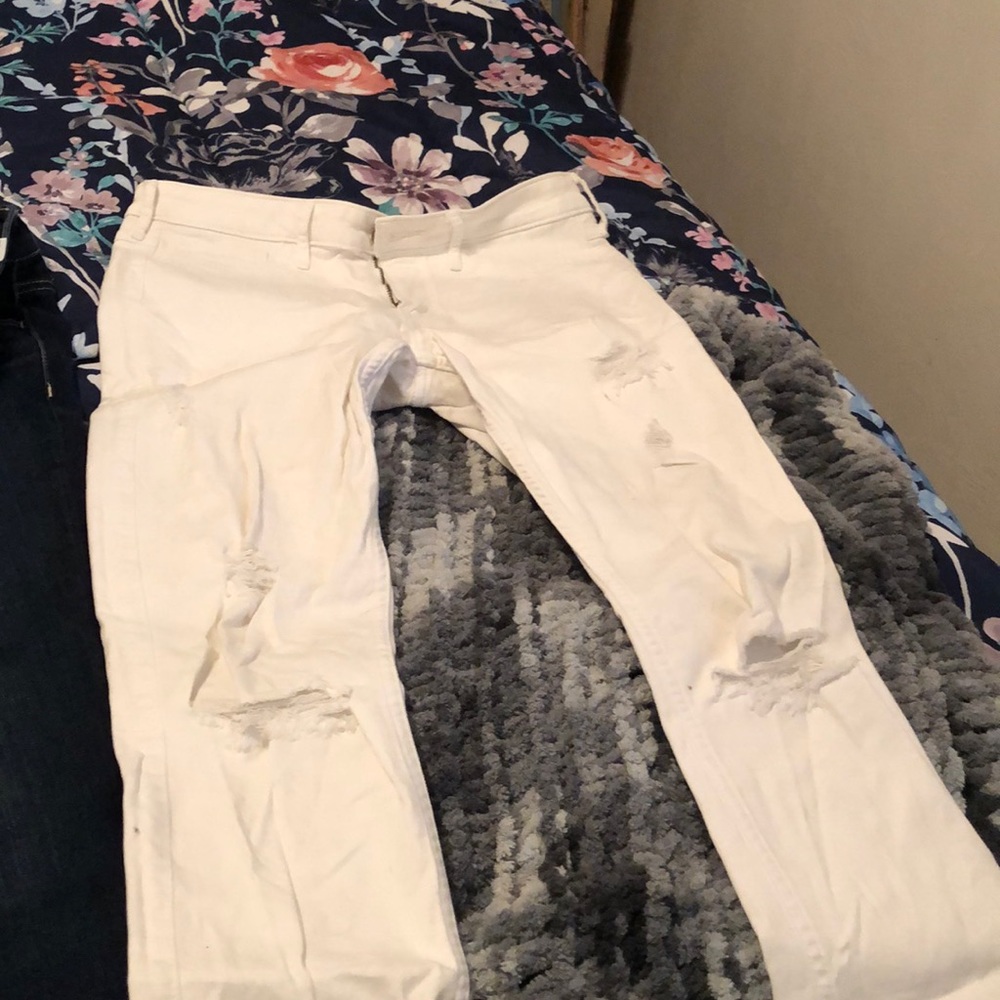 white hollister super skinny jeans